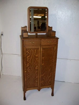 Antiguo soporte de afeitado de roble aserrado en cuarto de cuarto  Foto 1 de 4