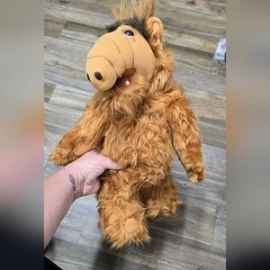 Vintage ALF Stuffed Animal Alien TV Show Collectibles - Picture 1 of 9