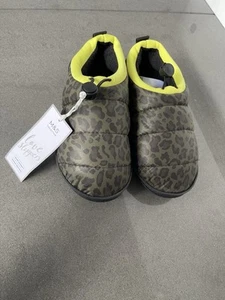 BRAND NEW M&S Vegan QUILTED Camo PRINT SLIPPERS DARk GREEN SIZE Uk 4 - Picture 1 of 11