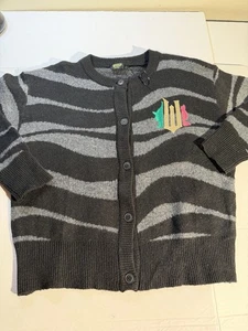 Cárdigan con botones a rayas cebra negro/gris Wicked nuevo sin etiquetas, Paul Tazewell mediano - Imagen 1 de 8