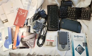 Lot Vintage Apple Newton Messagepad 2000 Portable Keyboard Case Manuals Disks - Picture 1 of 24