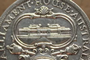 * 1927 SILVER FLORIN PARLIAMENT HOUSE NICE PREDECIMAL COIN CIRCULATED #ACE09 - Foto 1 di 10