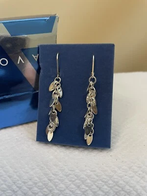 Avon 2005 Shimmering Droplets Pierced Earrings - Image 1 of 2