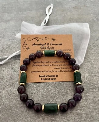 Pulsera elástica de amatista y esmeralda hecha a mano con piedras preciosas de cristal para bienestar Foto 1 de 2