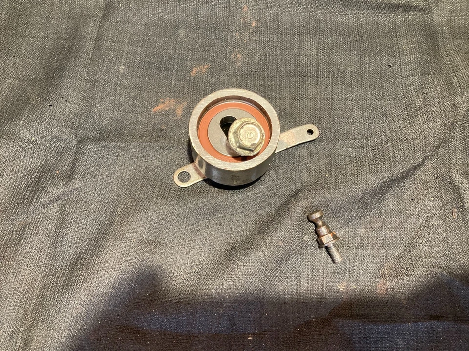 1996-2000 1,6 л Honda Civic Del Sol D16Y7 натяжитель ГРМ и болт пружинной гайки - Изображение 1 из 1