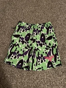 Puma x LaMelo Ball Toxic Green Gecko AOP Mesh Shorts Herren Small 622889-01 NEU - Bild 1 von 4