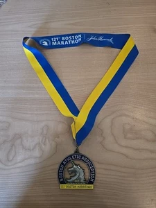 Boston Marathon 2017 Medaille Official B.A.A.  - Bild 1 von 4
