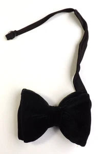Vintage 1970s 1980s Bow Tie Black Velvet Ready Tied Adjustable FREE P&P - Picture 1 of 9