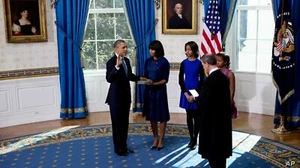 BARACK OBAMA PRESIDENTIAL OATH GLOSSY POSTER PICTURE PHOTO family michelle - Picture 1 of 1