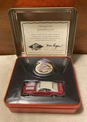 Johnny Lightning 1:64 Diecast 1971 OLDS 442 Collectors Club - Nuevo en caja de hojalata Foto 1 de 4