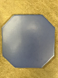 Pared de cerámica artesanal azul cielo oscuro octogonal 5 7/8"" x 5 7/8"" C#375 PIEZA DE MUESTRA - Imagen 1 de 1
