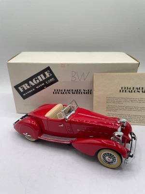 Danbury Mint 1934 Packard V-12 LeBaron Speedster 1:24 Scale Diecast Model Red - Image 1 of 4