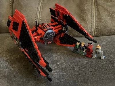LEGO Star Wars: Major Vonreg's Tie Fighter (75240) COMPLETE W/ Instructions - Image 1 of 4
