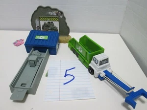 Hot Wheels DJF05 Trash Basher Track Set - ohne Track - Bild 1 von 7