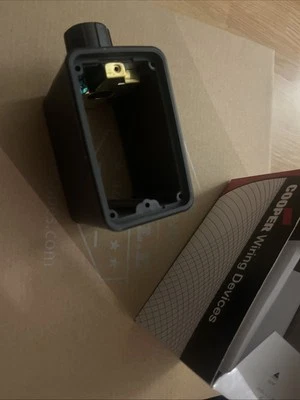 COOPER WIRING DEVICES 3059-2Y Portable Outlet Box, Sing-Gang, Standard Depth, Pendant Style, Cable ...