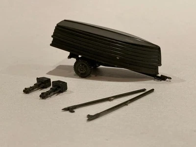 ROCO DBGM Minitanks pair US assault boats, motors, pikes and trailer, HO / 1:87 - Image 1 of 4