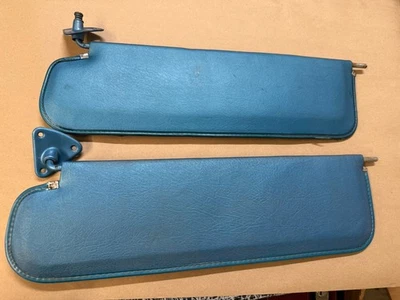 Parasoles para camioneta Chevy GMC 1967-1972 azul 67-72 OEM Foto 1 de 4