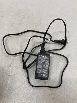 Cargador de batería Fujifilm BC-45 para baterías Fuji NP45 Li-Ion - 4,2 V, 550 mA Foto 1 de 3