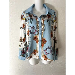 Bluse mit Blumen- und Schmetterlingsmuster und Knopfleiste blau Gr. Medium - Bild 1 von 6