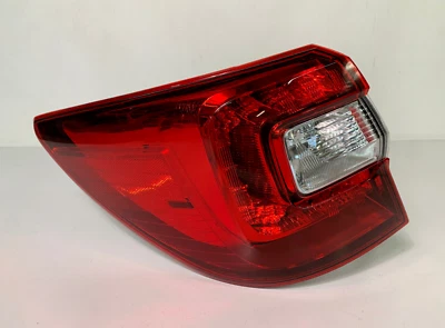 Lámpara de luz trasera LED halógena exterior lado del conductor izquierdo Subaru Outback 2015-2019 OEM Foto 1 de 4