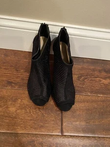 Luxe by Carmen Marc Valvo Damen-Bootie offene Zehenpartie Schuhgröße 6,5 schwarz - Bild 1 von 4
