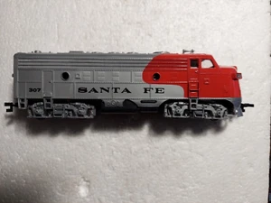 BACHMANN H0 SANTA FE F-7 CAB #307 - Picture 1 of 5