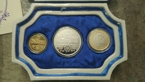 Willie:Malaysia Year 2005 Songket 3 in 1 Proof ( Gold ,Silver ,Nordic Gold ) - Picture 1 of 4