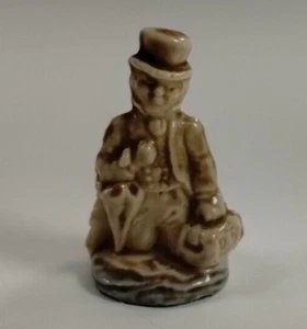Estatuilla miniatura favorita de doctor Foster de porcelana Red Rose Tea Wade - Imagen 1 de 7