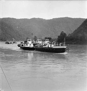 AUTRICHE c. 1957 - Bateau Péniches Le Danube vers Linz - Négatif 6 x 6 - Aut 13 - Imagen 1 de 1