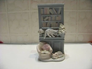 Simson Home Buddies The Reading Room Book End Figurine cats on a bookshelf - Picture 1 of 5
