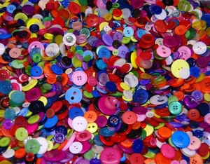 Mixed Craft Buttons - Bags of Assorted Colours & Mixed Sizes 11mm to 25mm - Picture 1 of 52