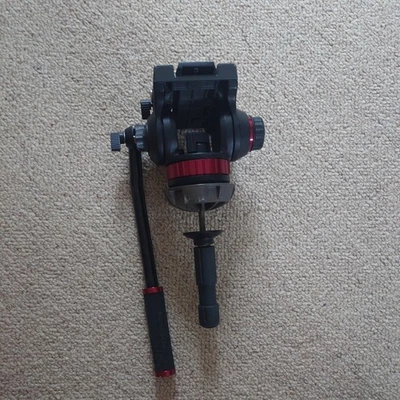 MVH502AH Pro Fluid Drag Video Head  - Image 1 of 4