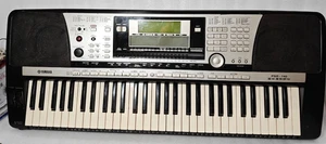 YAMAHA PSR-740 MUSIC WORKSTATION WITH CHARGER - Picture 1 of 15