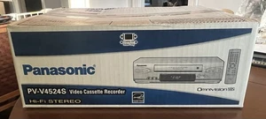 Panasonic PV-V4524S VCR Nuevo En Caja Nuevo En Caja Nunca Usado Reproductor VHS Omnivision - Imagen 1 de 5