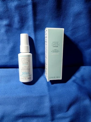 Mary Kay атласные руки: дезинфицирующий спрей для рук с маслом ши - Изображение 1 из 4