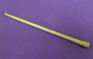 ANTIQUE LADIES WOODEN CIGARETTE HOLDER - Picture 1 of 6