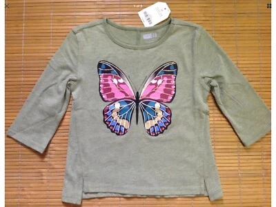 Camiseta Mariposa Multicolor, Fondo Verde Talla 3T Foto 1 de 3