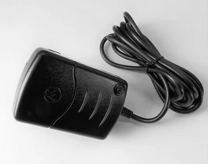 Motorola Charger PSM7558A UK Plug 4.4V 1.5A for MTH-800 - Picture 1 of 8
