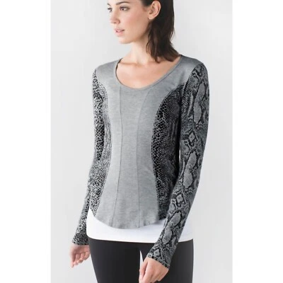 Top Lululemon Between The Lines Manga Larga Desierto Serpiente Carbón Profundo Negro Gris 6 Foto 1 de 4