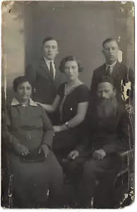 Old Group Photo of Jewish Family Pioneers Tel Aviv Palestine Pesach 1927 RPPC - Picture 1 of 2
