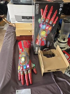 Marvel Legends Series Endgame Iron Man Nano Guantelete Articulado Puño Electo LEER - Imagen 1 de 5