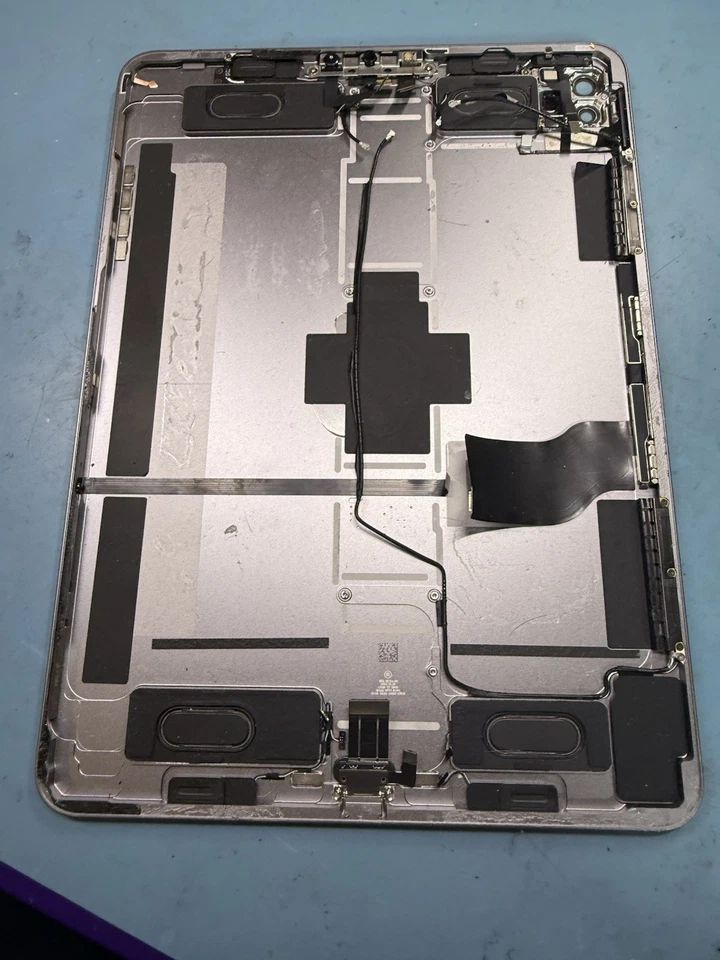 Задний корпус OEM Apple iPad Pro 11 дюймов 4-го поколения A2759 — серый — БЫСТРАЯ ДОСТАВКА - Изображение 1 из 4