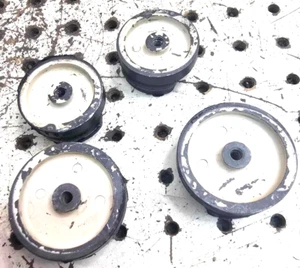 Mercury Kiekhaefer Outboard Mark 30 Saddle Mid Section Rubber Mounts 25152 25153 - Picture 1 of 5