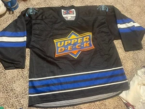 2013 Upper Deck SP Jersey Rookie Young Guns Big Crest #13 XL Advertising Rare - Picture 1 of 6