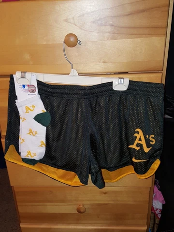 Womens Oakland Athletics Nike shorts & socks Size Large Cover