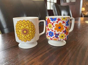 2 Vintage MCM Retro Coffee Tea Mugs Flowers Yellow Red Blue Stacking - Picture 1 of 5
