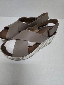 Neu Clarks Stasha Hale Sandale Leder Keilabsatz Plateau Fersenriemen taupe Damen 7,5 - Bild 1 von 4