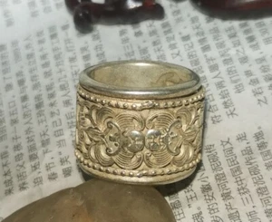 Eine Alte Großer Silber Ring Daumenring mit Fledermaus Statue & Silbermarke #01 - Picture 1 of 3