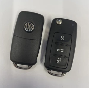 VOLKSWAGEN 3 BUTTON REMOTE FLIP KEY FOB GOLF POLO ETC TESTED 5K0 837 202 AD - Picture 1 of 5