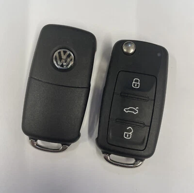 VOLKSWAGEN 3 BUTTON REMOTE FLIP KEY FOB GOLF POLO ETC TESTED 5K0 837 202 AD - Image 1 of 4